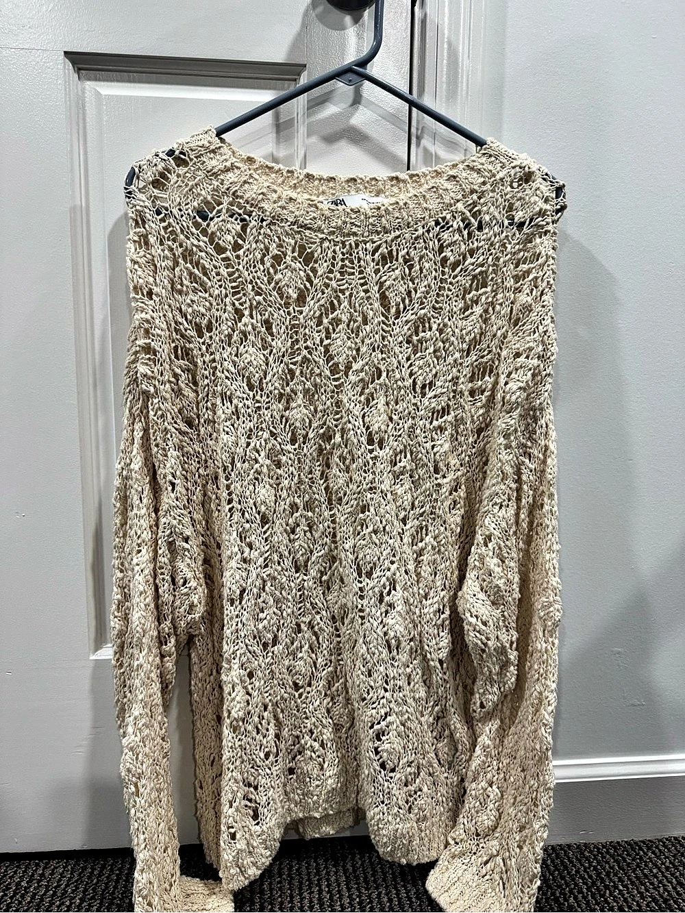 Zara Open Knit Sweater Size Medium in Cream Like New